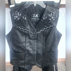 Leather King Women's Braided Rose Design Black Motorcycle Vest Pockets Size S